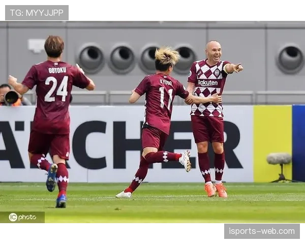 伊涅斯塔近期转型组织核心：直塞穿透力与中场掌控力解析